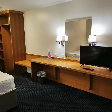 Thurrock Hotel M25 Services Aveley Buitenkant foto
