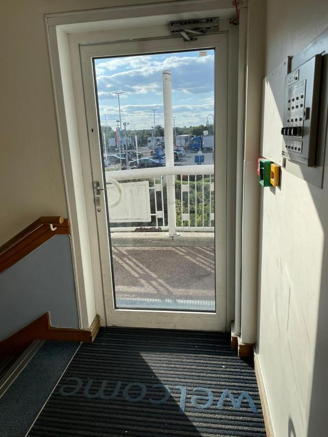 Thurrock Hotel M25 Services Aveley Buitenkant foto