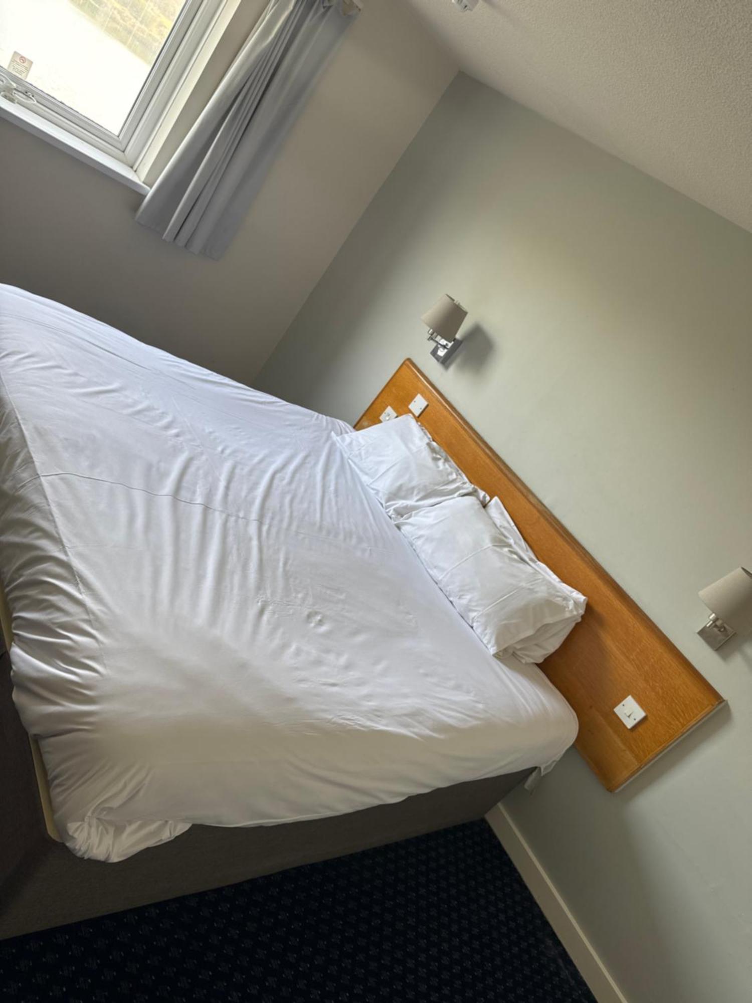 Thurrock Hotel M25 Services Aveley Buitenkant foto
